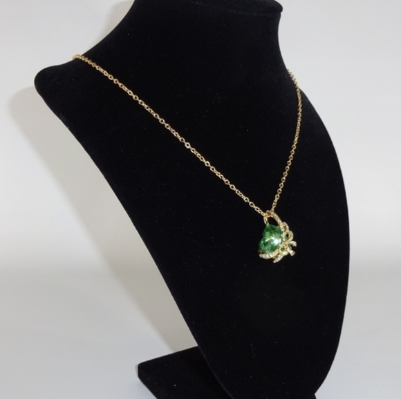 Green Crystal Rhinestone Fish Necklace Silver18"ChainStPattys Day Christian NEW - Picture 6 of 9